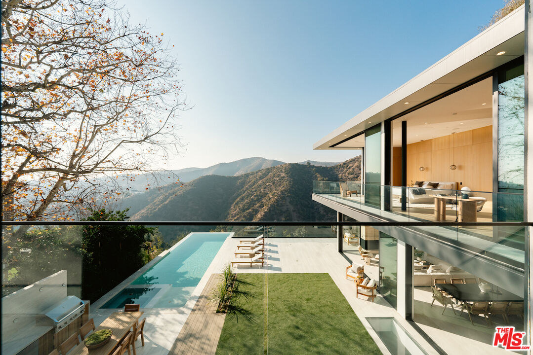 1149 Linda Flora Dr