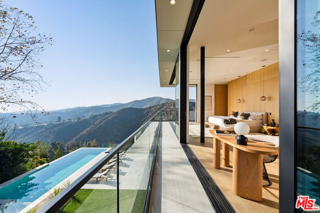 1149 Linda Flora Dr