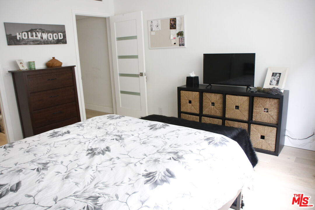 10240 Camarillo St Unit: 112