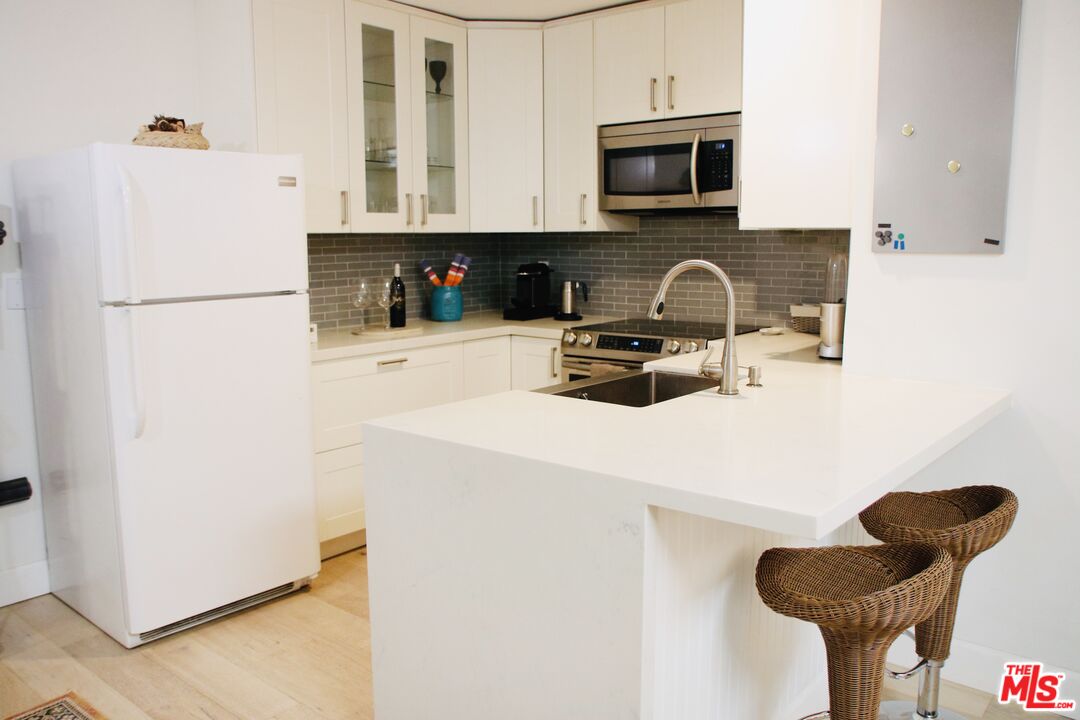 10240 Camarillo St Unit: 112