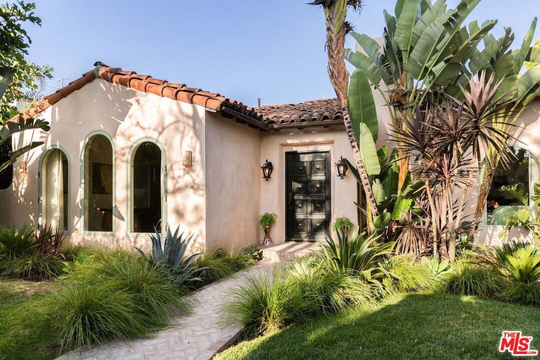 740 N Alta Vista Blvd