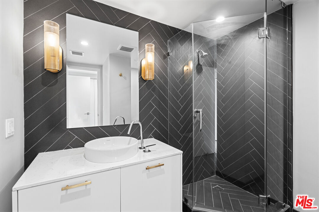 10701 Wilshire Blvd Unit: 1801