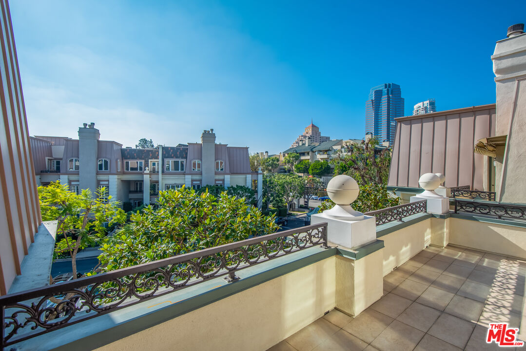 10100 Empyrean Way Unit: 301