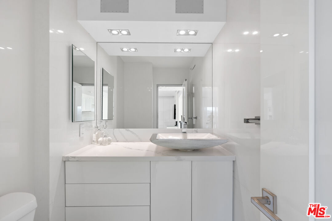 201 Ocean Ave Unit: 409P