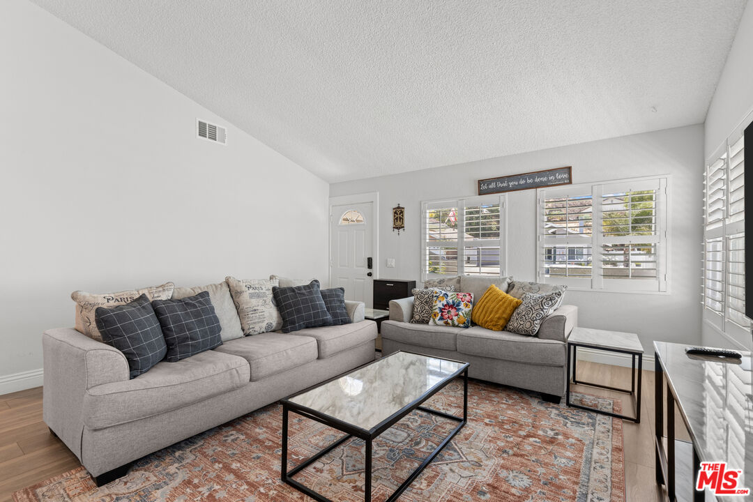 27616 Maple Ridge Cir