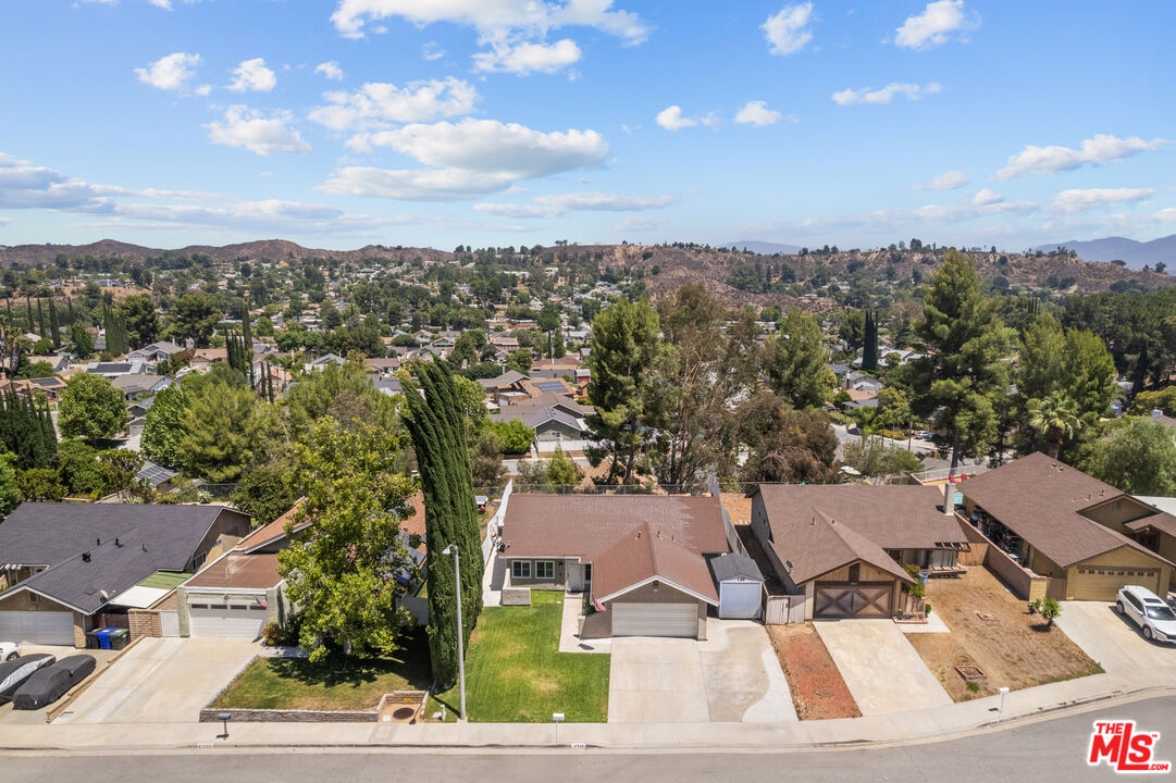 27616 Maple Ridge Cir