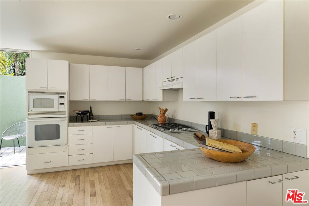 1961 Mayview Dr