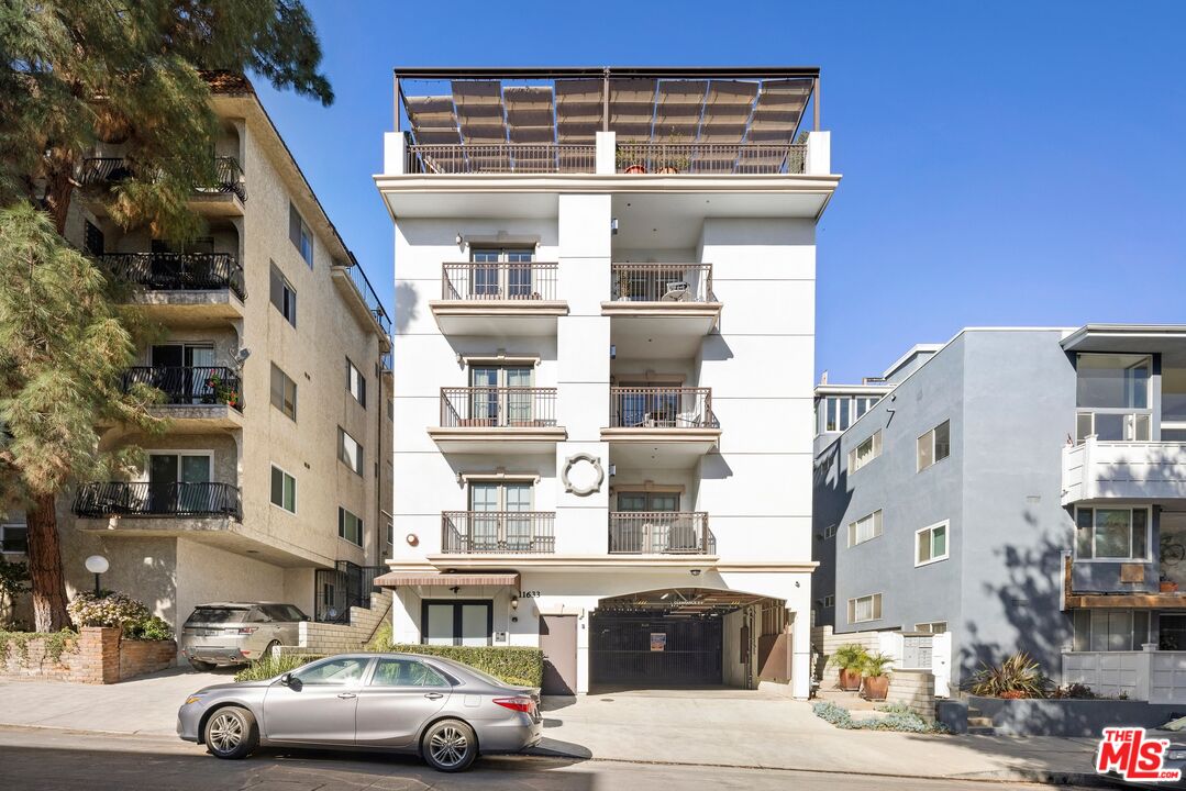 11633 Chenault St Unit: 202