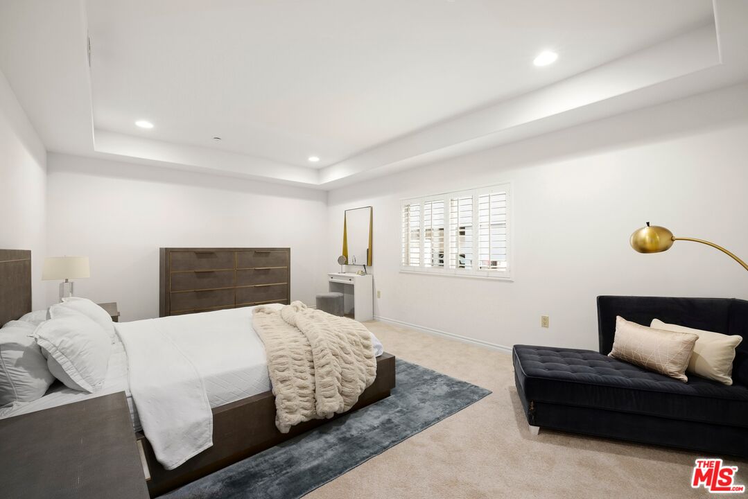 11633 Chenault St Unit: 202