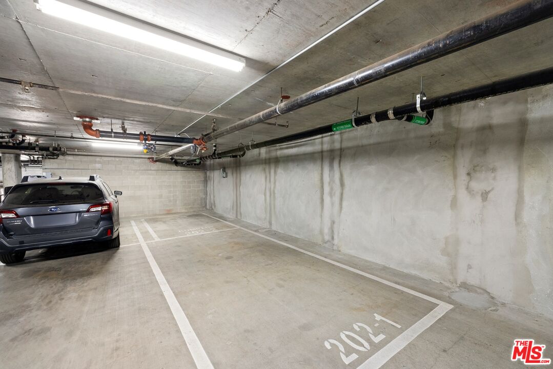 11633 Chenault St Unit: 202