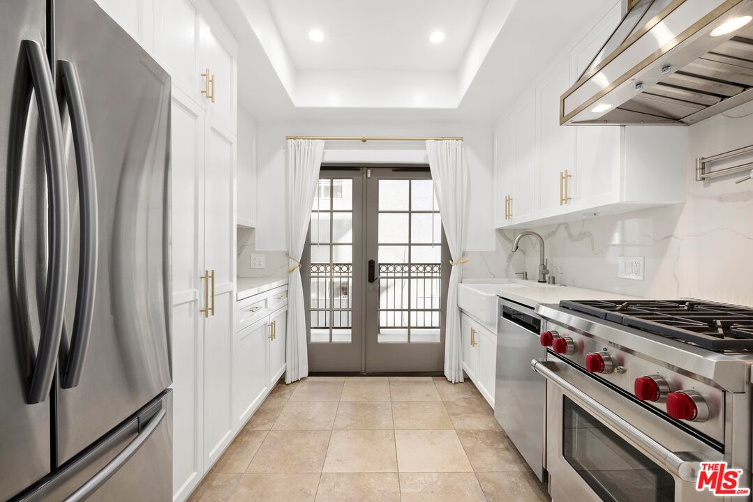 11633 Chenault St Unit: 202