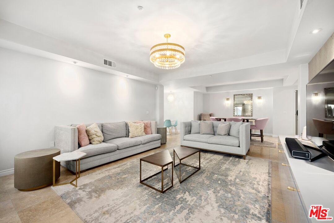 11633 Chenault St Unit: 202