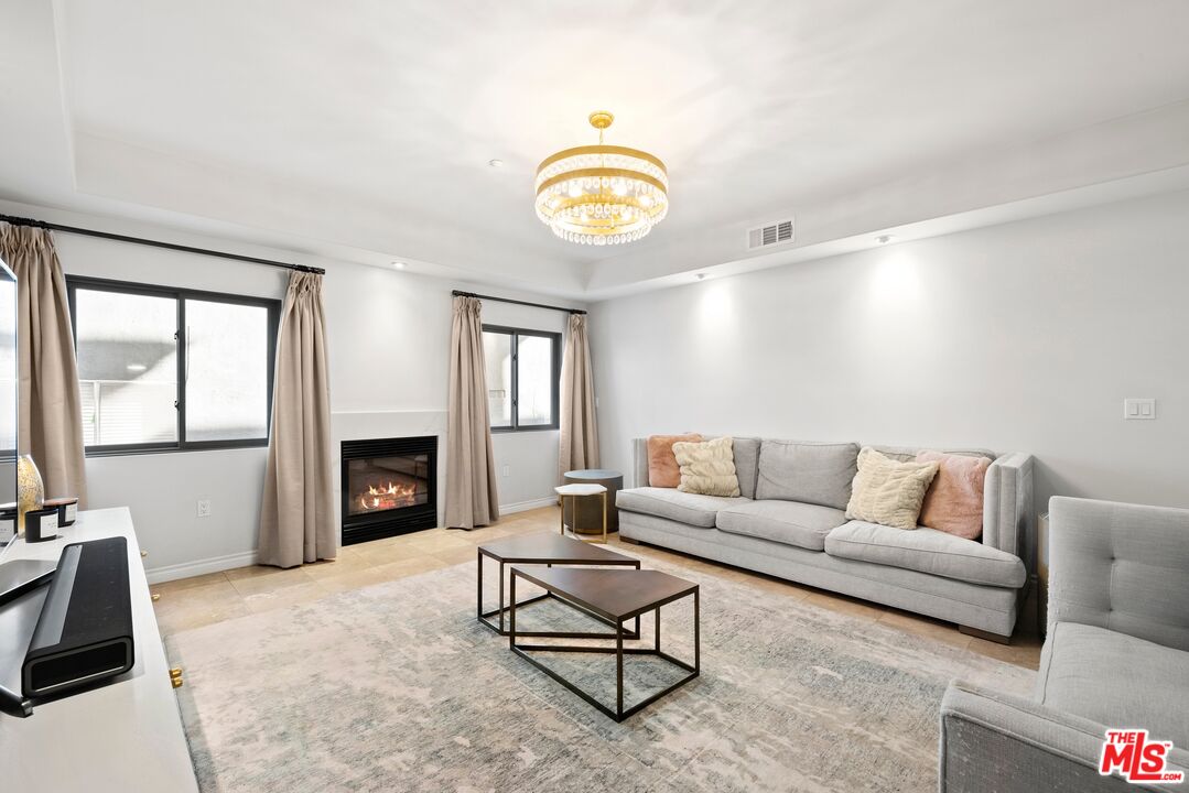 11633 Chenault St Unit: 202