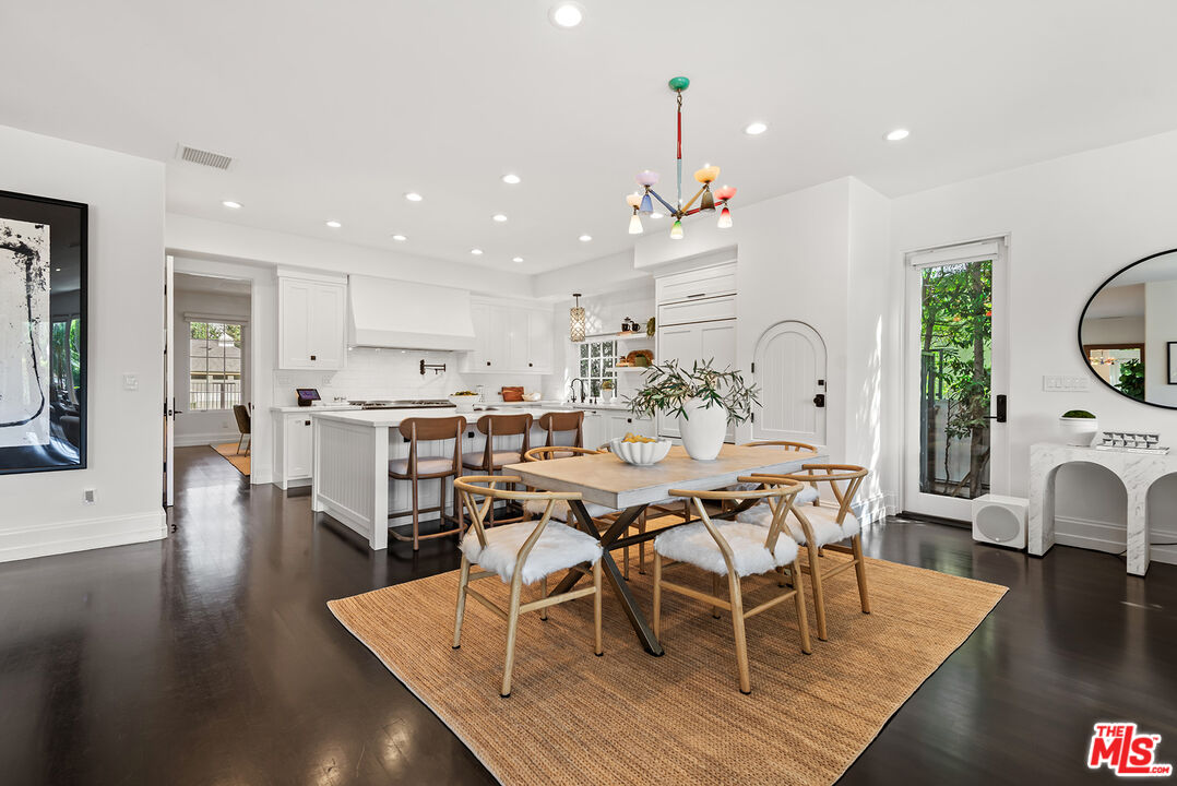 9928 Toluca Lake Ave