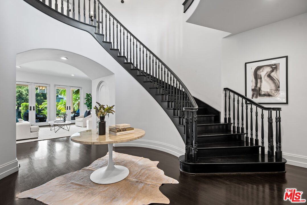 9928 Toluca Lake Ave