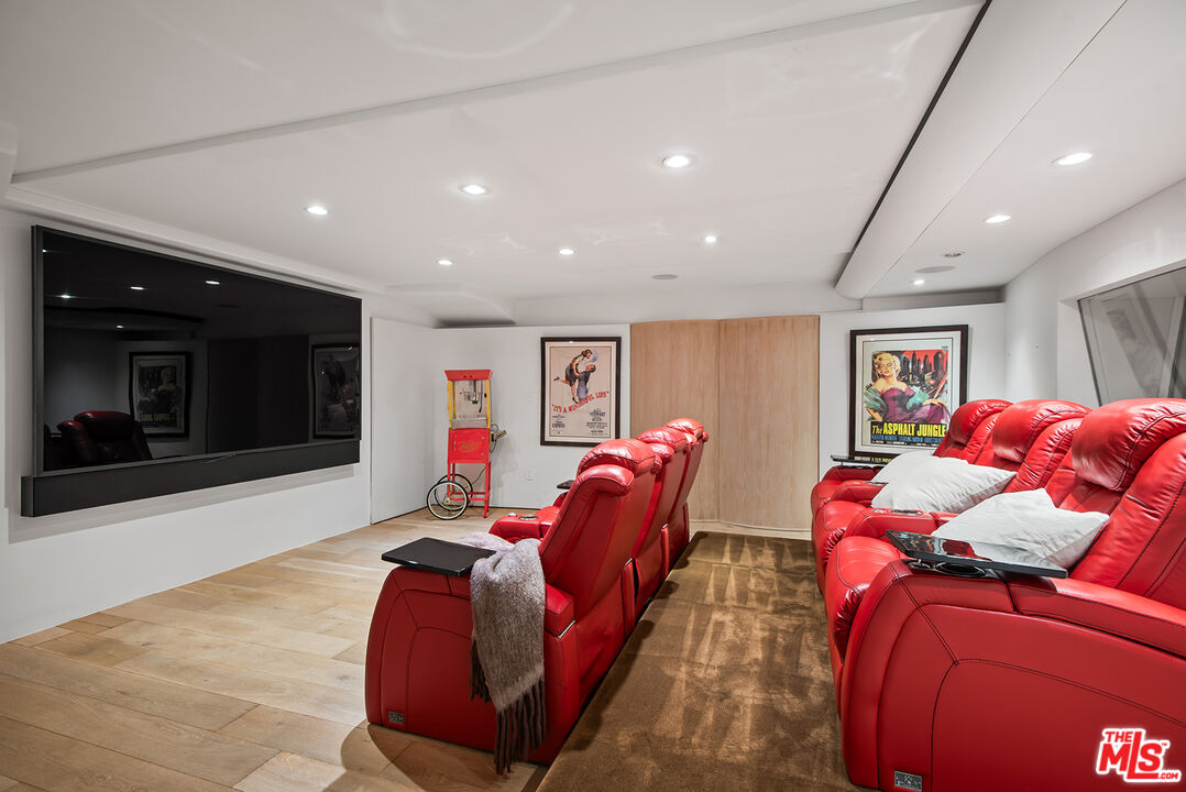 9928 Toluca Lake Ave