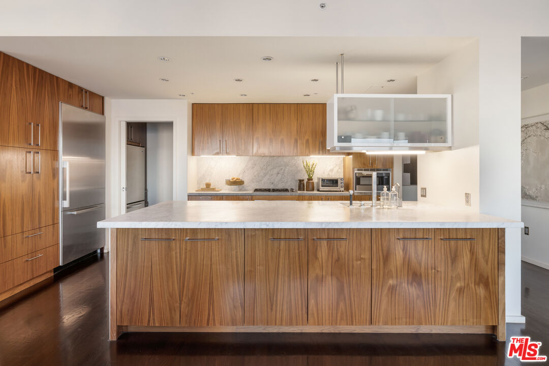 1155 S Grand Ave Unit: 1801