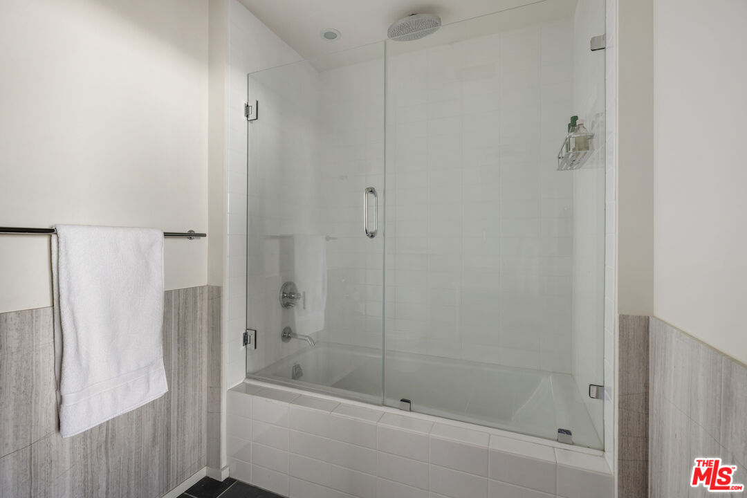 1155 S Grand Ave Unit: 1801