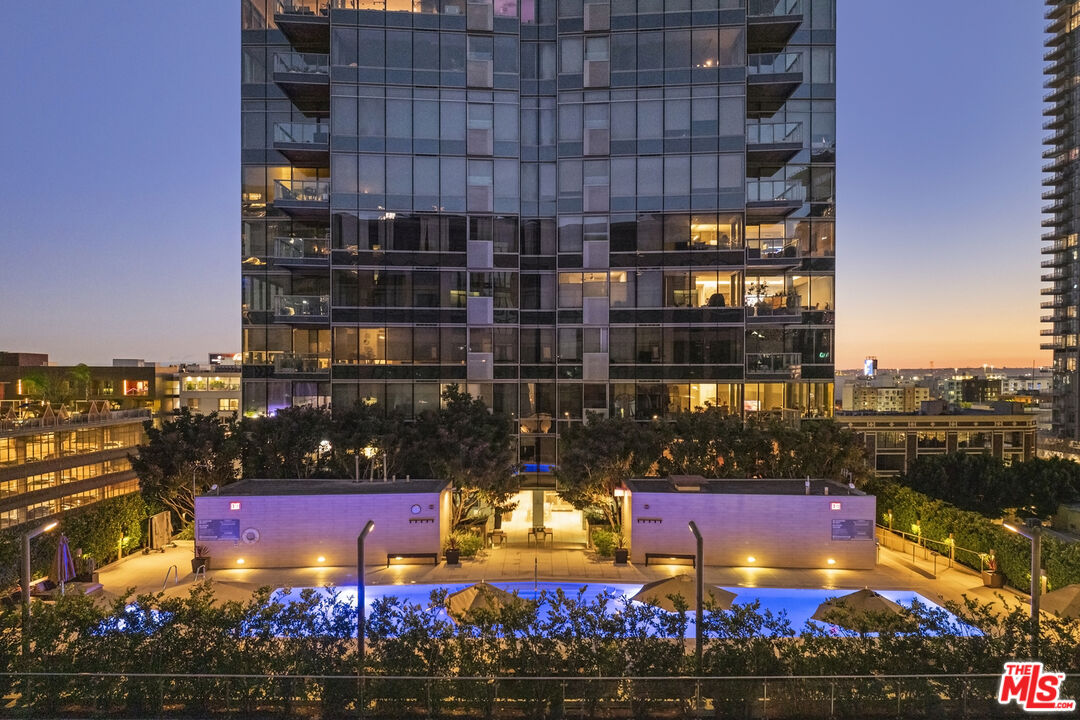 1155 S Grand Ave Unit: 1801