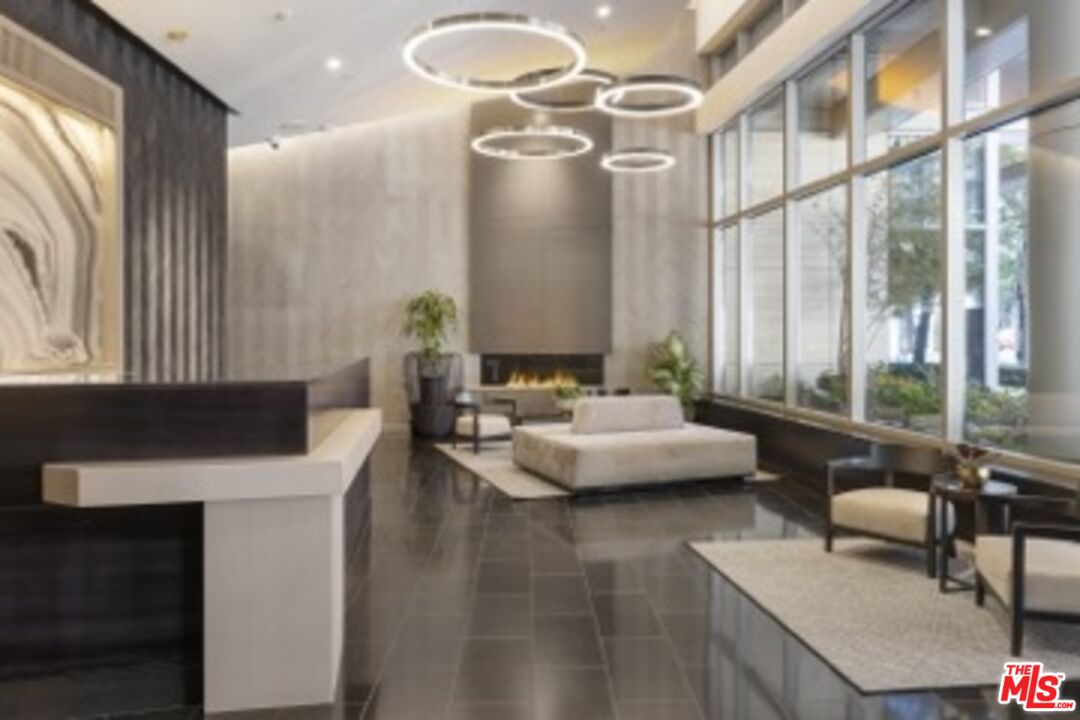 1155 S Grand Ave Unit: 1801