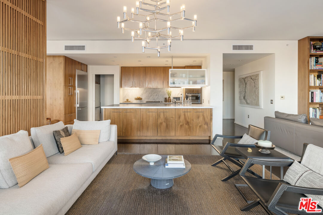 1155 S Grand Ave Unit: 1801