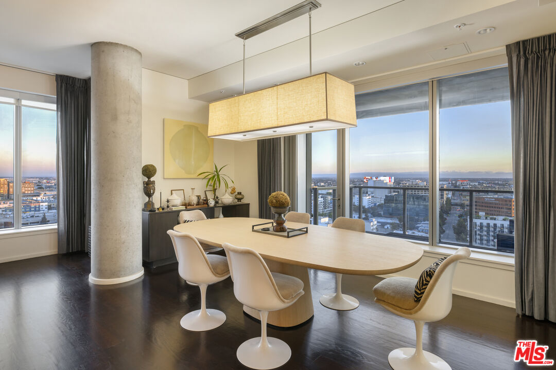 1155 S Grand Ave Unit: 1801