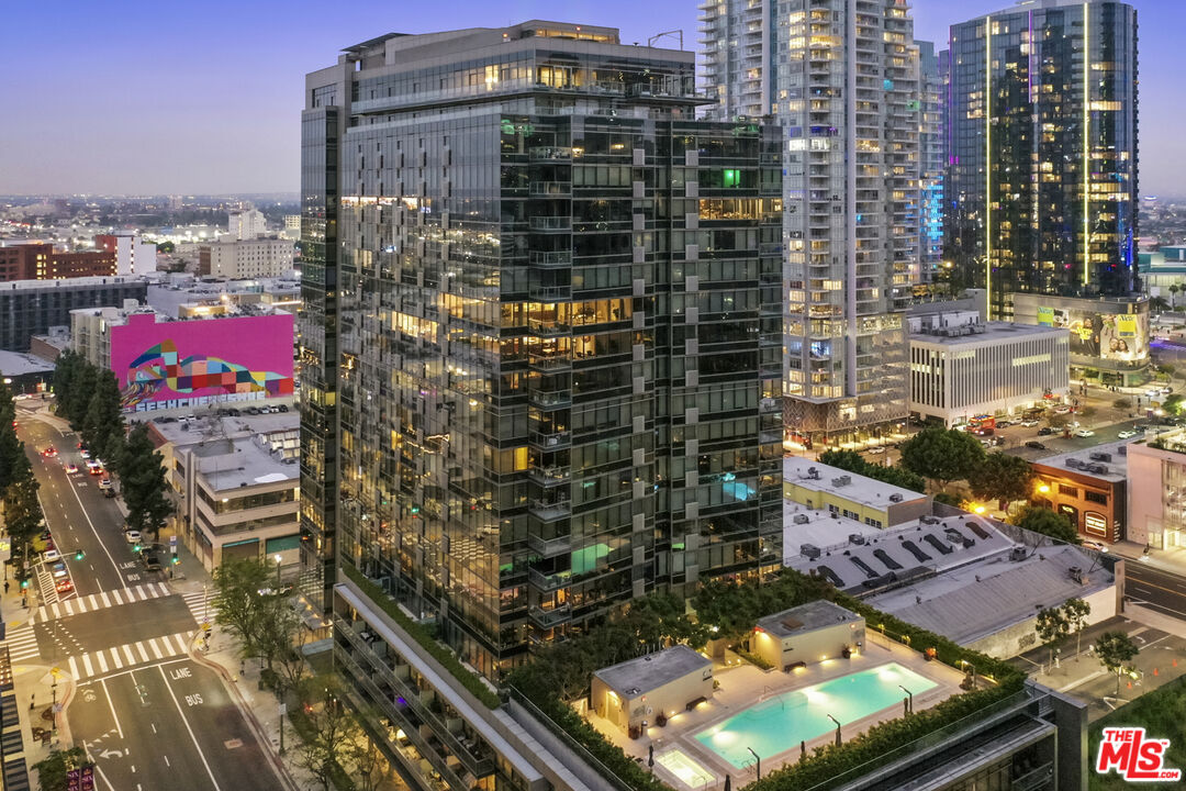 1155 S Grand Ave Unit: 1801