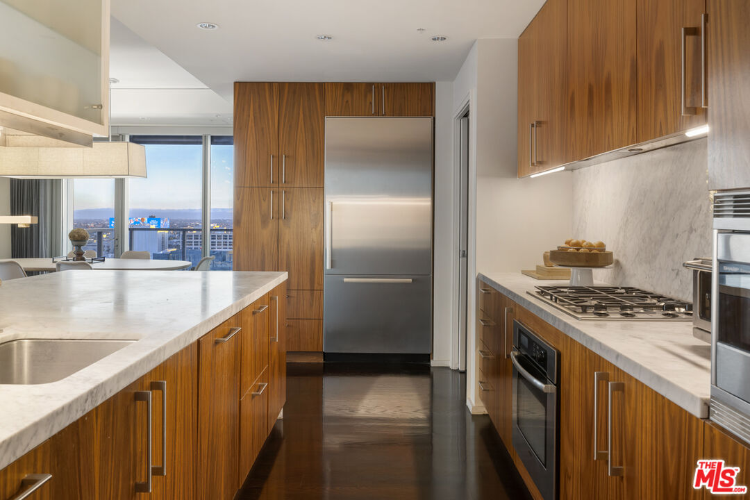 1155 S Grand Ave Unit: 1801