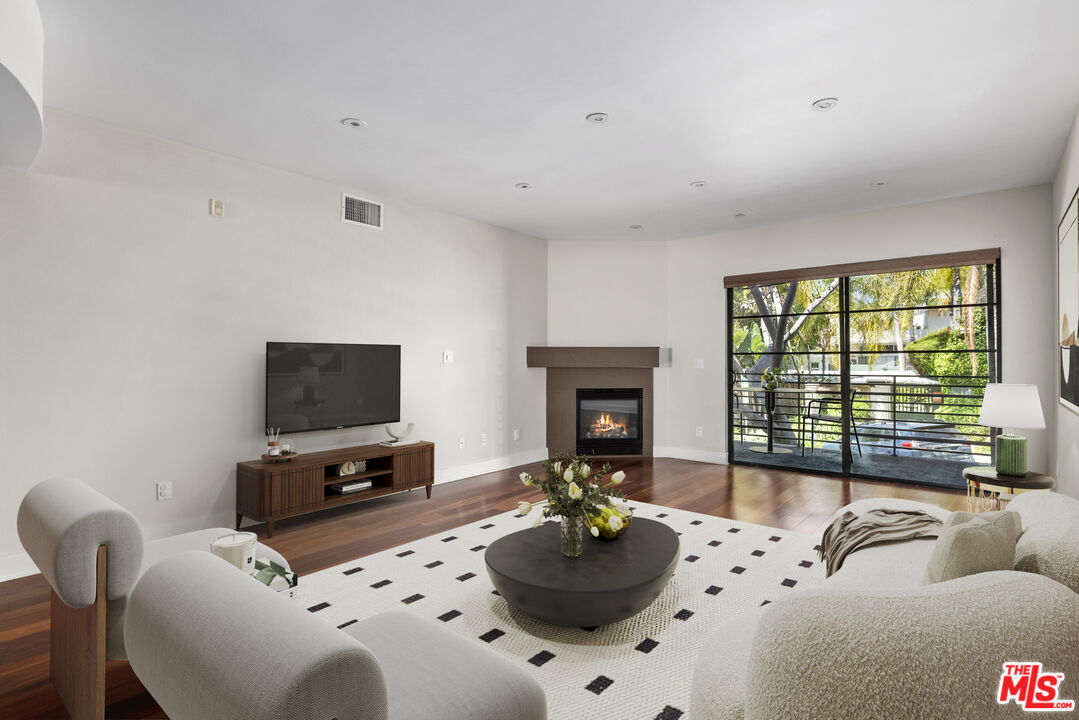 8788 Shoreham Dr Unit: 23