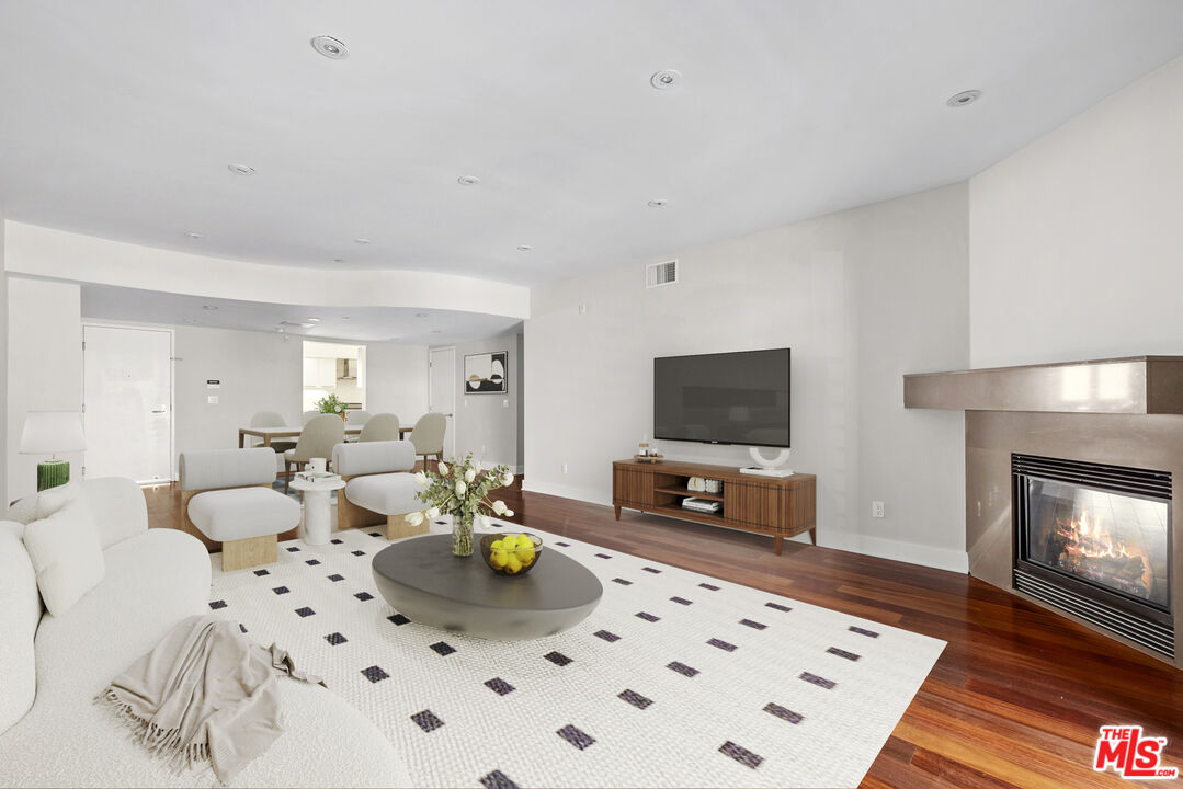 8788 Shoreham Dr Unit: 23