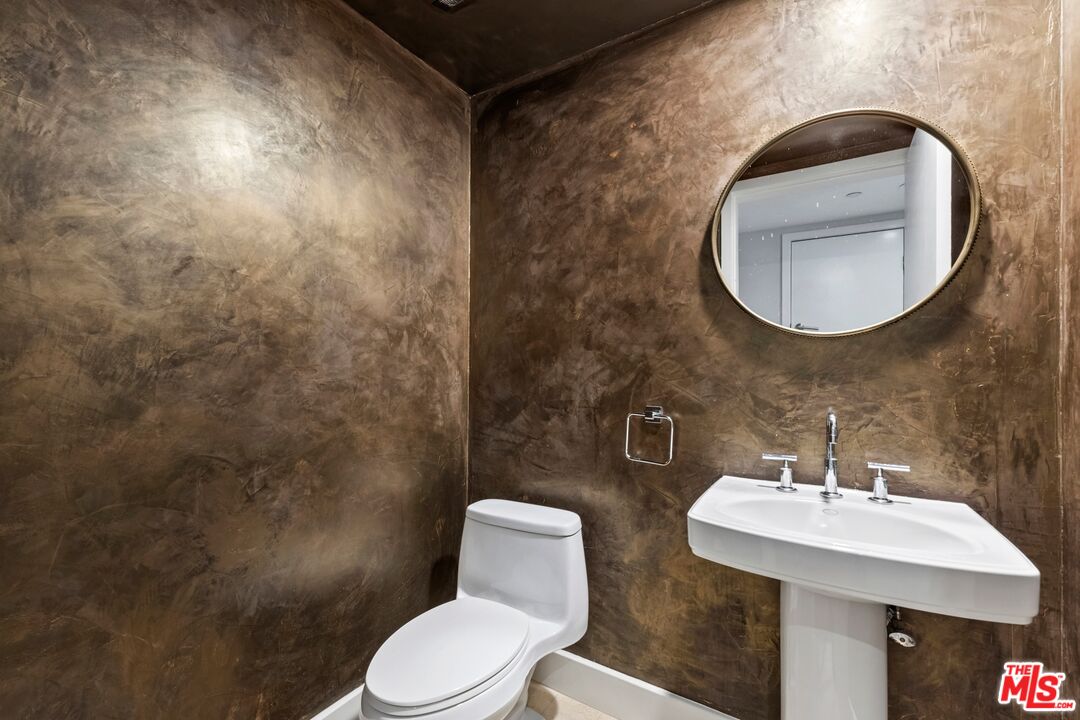 8788 Shoreham Dr Unit: 23