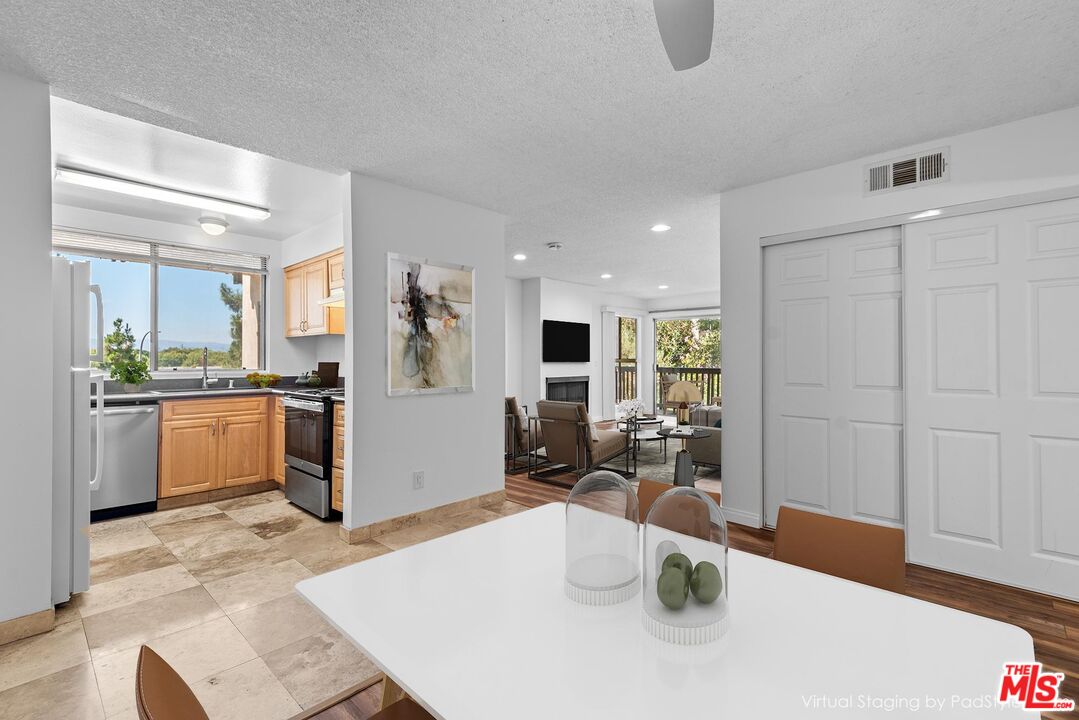 7211 Raintree Cir Unit: 211