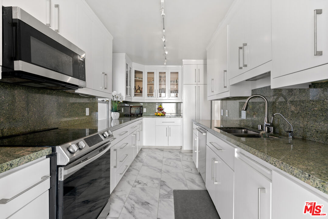 201 Ocean Ave Unit: 1204B