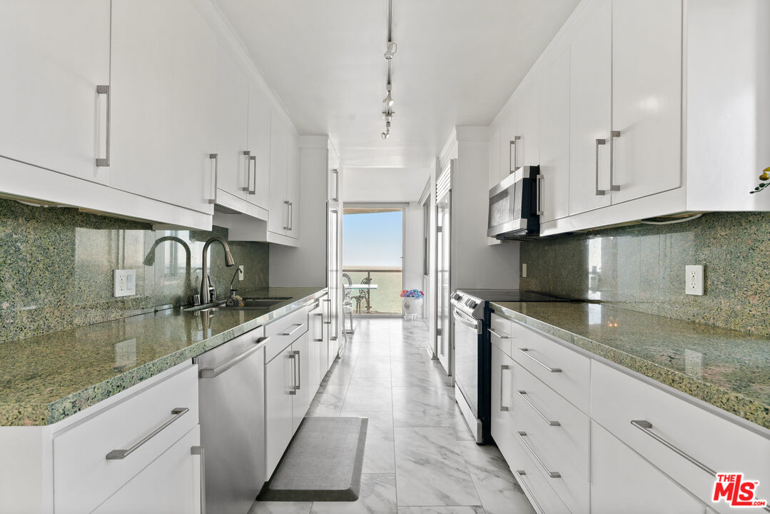 201 Ocean Ave Unit: 1204B
