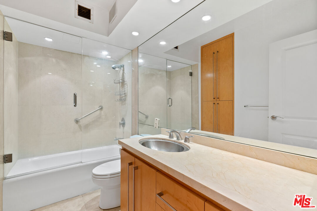 201 Ocean Ave Unit: 1204B