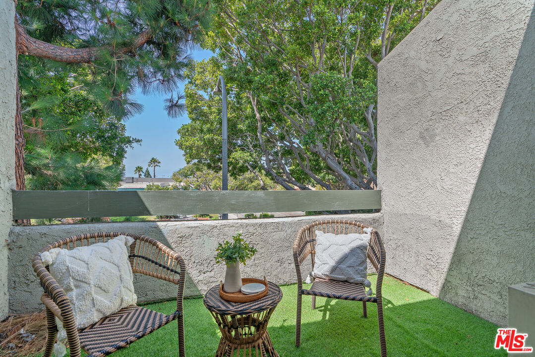 4900 Overland Ave Unit: 305