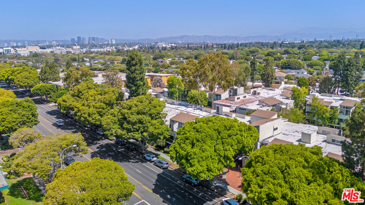 4900 Overland Ave Unit: 305