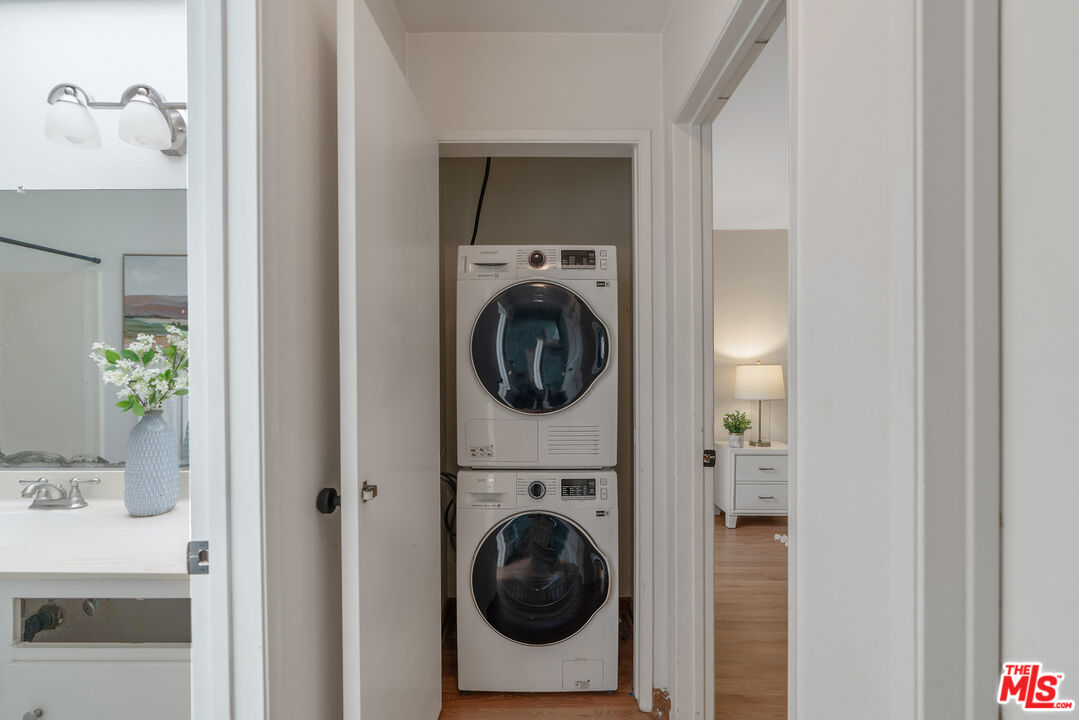 4900 Overland Ave Unit: 305