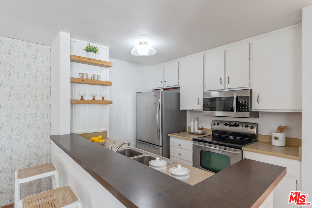 4900 Overland Ave Unit: 305