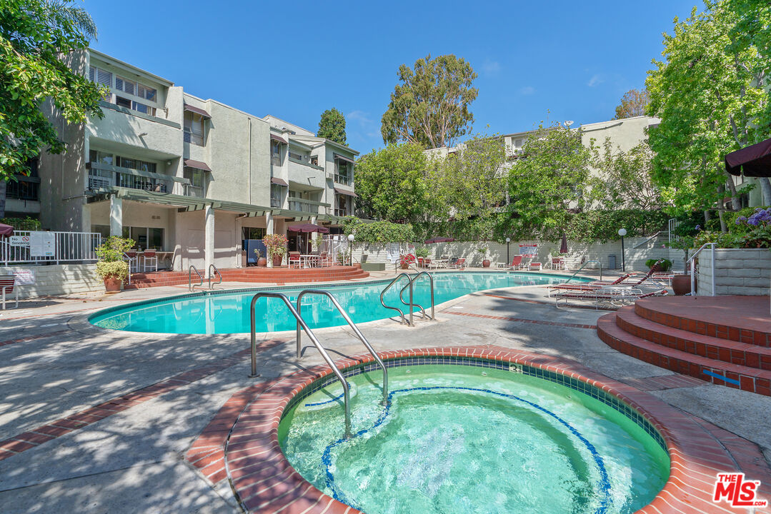 4900 Overland Ave Unit: 305