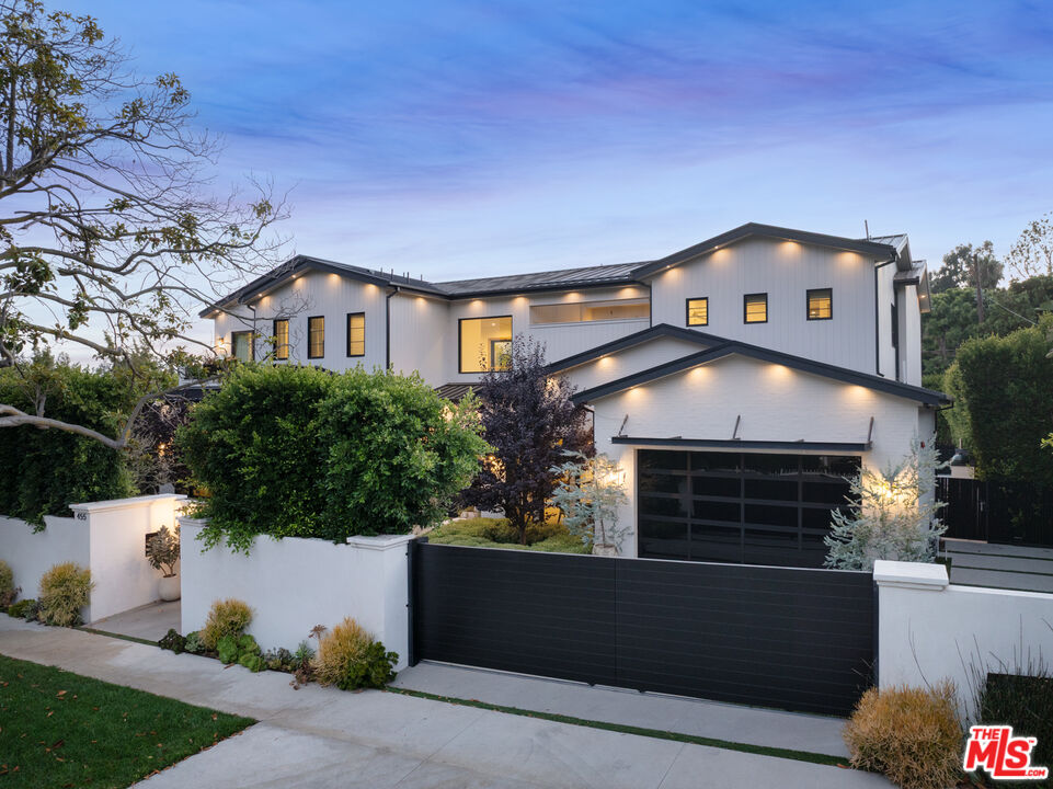 455 N Bundy Dr