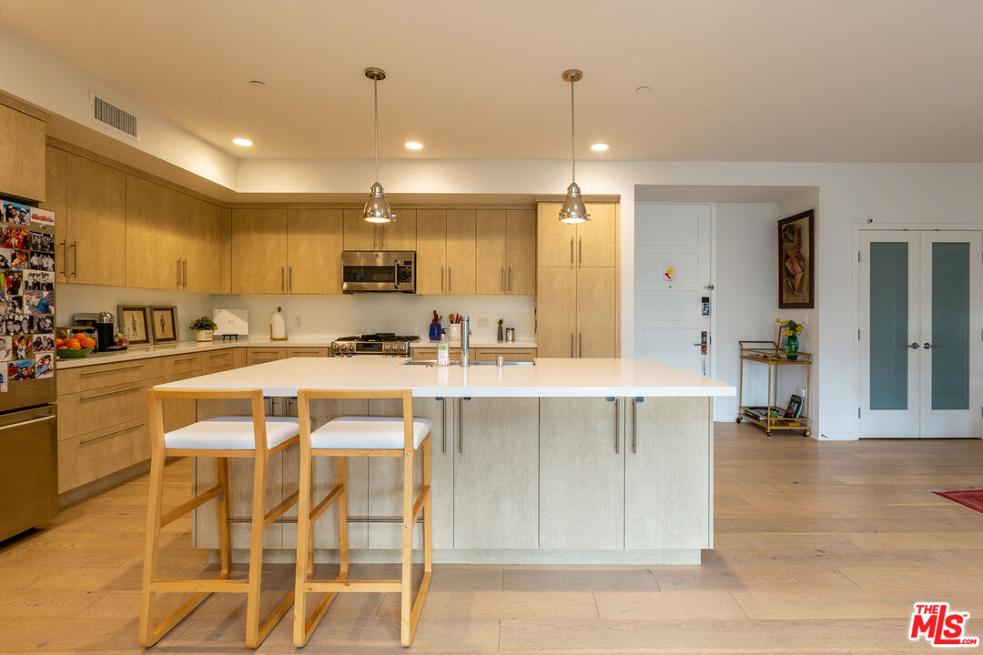 4240 Laurel Canyon Blvd Unit: 301