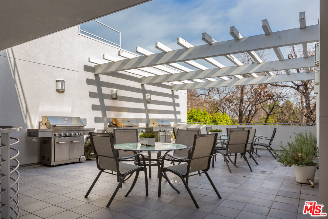 4240 Laurel Canyon Blvd Unit: 301