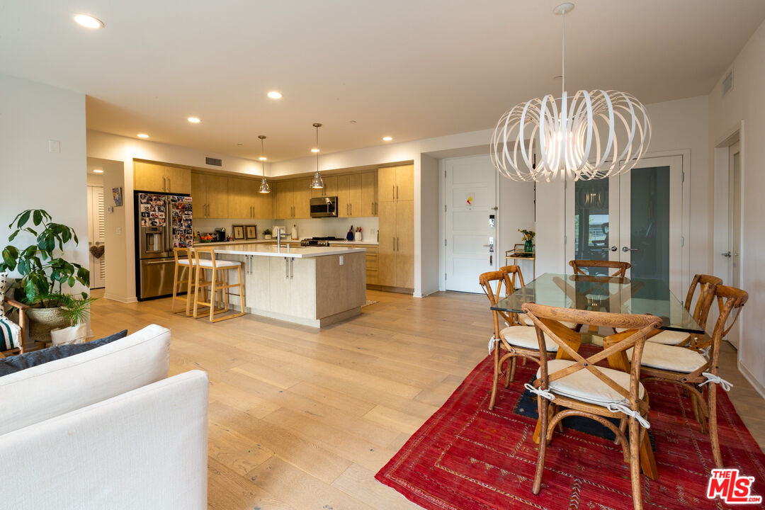 4240 Laurel Canyon Blvd Unit: 301