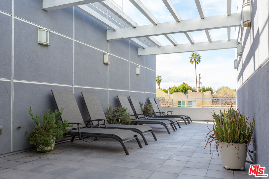 4240 Laurel Canyon Blvd Unit: 301
