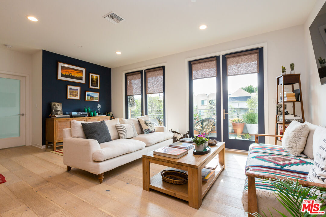 4240 Laurel Canyon Blvd Unit: 301