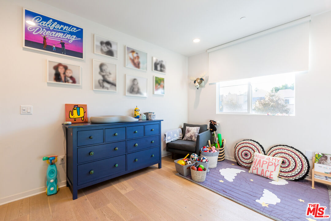 4240 Laurel Canyon Blvd Unit: 301