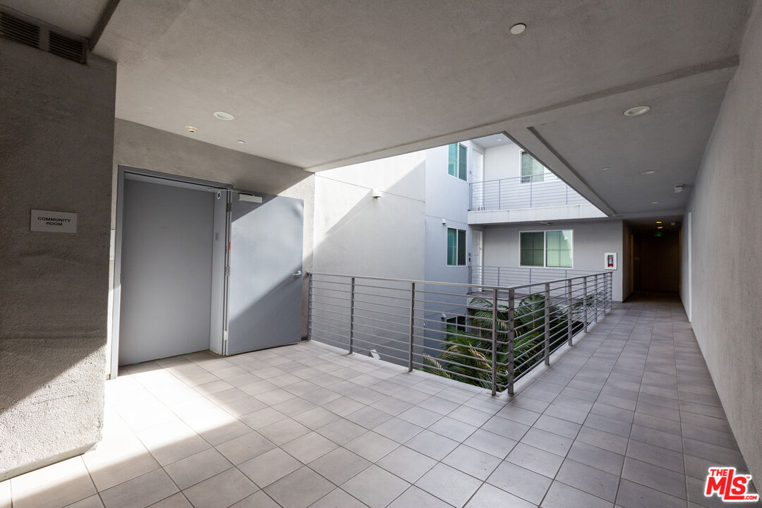 4240 Laurel Canyon Blvd Unit: 301