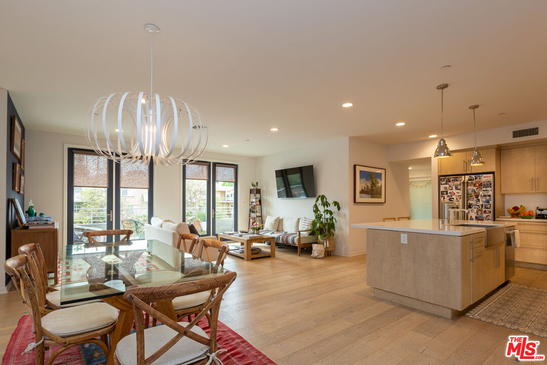 4240 Laurel Canyon Blvd Unit: 301