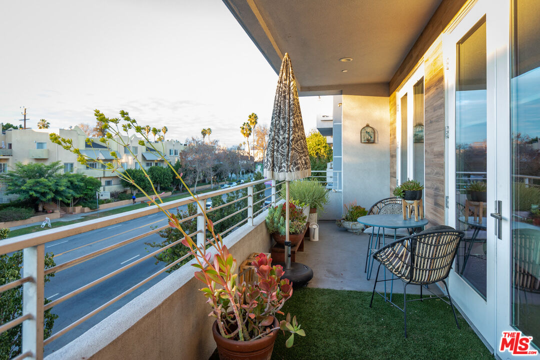 4240 Laurel Canyon Blvd Unit: 301